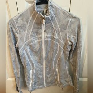 Lululemon jacket size 6